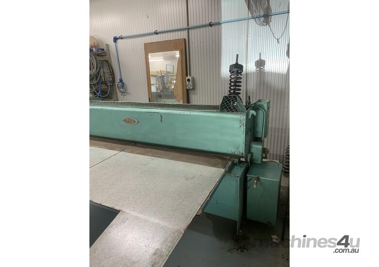 Hydraulic Guillotine