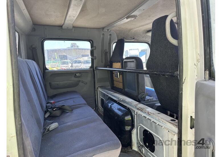 2006 Mitsubishi Fuso Canter 7/800 Crew Cab Tray Truck