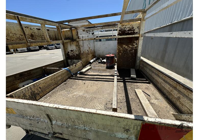 2006 Mitsubishi Fuso Canter 7/800 Crew Cab Tray Truck