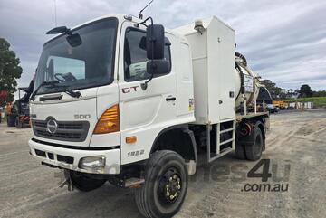 Hino 2010   500 1322 vacuum Jet