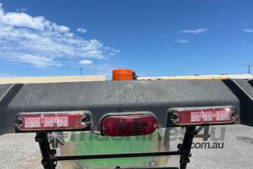 John Deere   XUV560E ATV