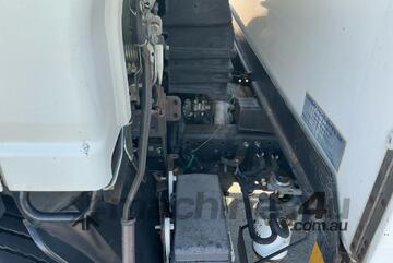 Isuzu 2015   NPR 75-190 Tipper