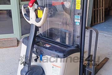 Crown Forklift ST Series Walkie Straddle Stackers
