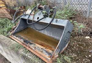 EIE Tilting Mud Bucket Suit 3 tonne excavator