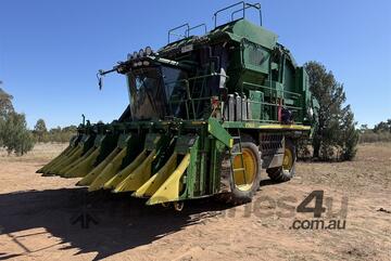 John Deere 2012   7760 Picker