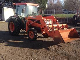 Kubota L4310 Tractor - picture2' - Click to enlarge