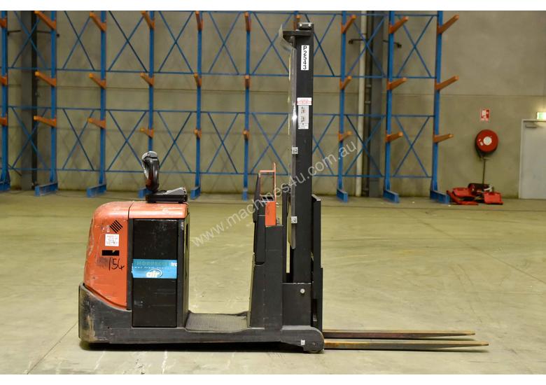 caption 2007 BT-TOYOTA OSE120CB ORDER PICKER