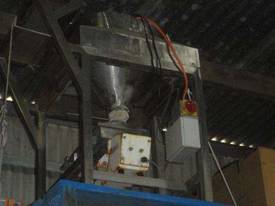 Hopper with Vibratory Feeder (S/S) - picture0' - Click to enlarge