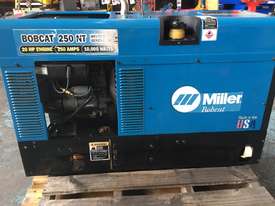 Miller Bobcat 250 NT Welder Generator Petrol Engin - picture1' - Click to enlarge