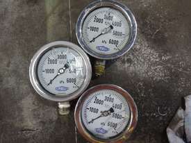 Various Pressure Gauges - Contact for price - picture0' - Click to enlarge