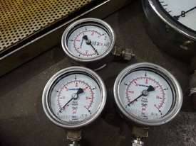 Various Pressure Gauges - Contact for price - picture1' - Click to enlarge