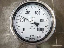 Various Pressure Gauges - Contact for price - picture2' - Click to enlarge