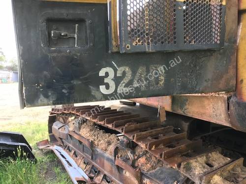 Burnt CAT 324D Excavator - Rams, Booms, Tracks & Machine
