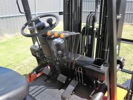 New 2.5 Tonne Diesel Forklift - Everun Australia FD25 - picture2' - Click to enlarge