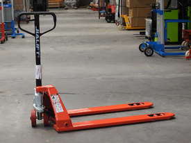 Low type 51mm hand pallet truck/trolley fork width 685mm - picture0' - Click to enlarge