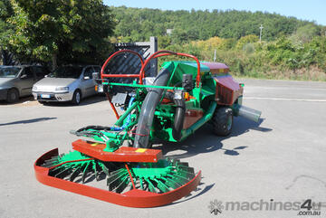 Self-propelled nut harvesters C 180 S