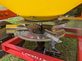 FARMTECH ITS-400P SINGLE DISC GROUND DRIVE SPREADER (400L) - picture0' - Click to enlarge