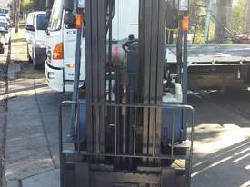 Crown Forklift 1.8 Ton 4500mm Lift Container Entry Mast - picture2' - Click to enlarge