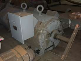 750 kw 1000 hp 4 pole 6600 volt AC Electric Motor - picture0' - Click to enlarge
