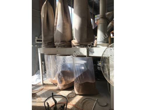 HOLYTEC DUST EXTRACTOR 3 BAG 10HP MANUFACTURED DATE 2013, 