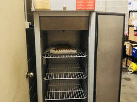 Polar Upright Freezer 600Ltr /Commercial Chiller Freezers - picture0' - Click to enlarge