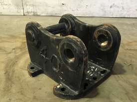 HEAD BRACKET TO SUIT 3-4T EXCAVATOR D981 - picture1' - Click to enlarge