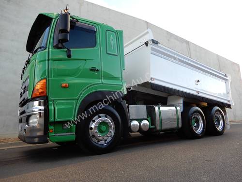 Hino SS - 700 Series Tipping tray Truck