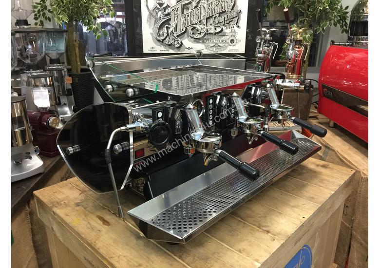 Click to view full size photos KEES VAN DER WESTEN MIRAGE TRIPLETTE 3 GROUP ESPRESSO COFFEE MACHINE