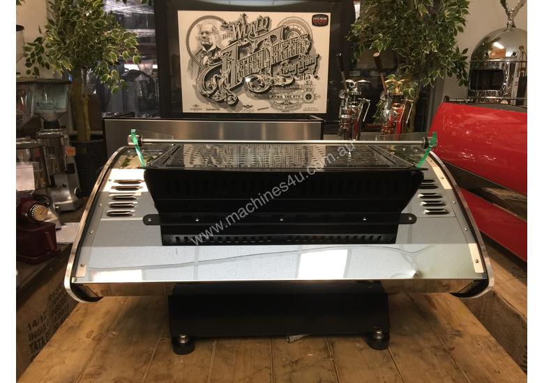Click to view full size photos KEES VAN DER WESTEN MIRAGE TRIPLETTE 3 GROUP ESPRESSO COFFEE MACHINE