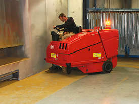 RCM Mille Rider Vacuum Sweeper - picture1' - Click to enlarge
