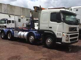 Volvo FM9 Hooklift/Bi Fold Truck - picture0' - Click to enlarge