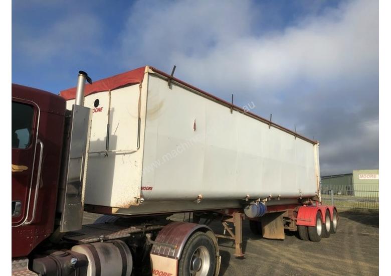 caption Moore B/D Lead/Mid Tipper Trailer