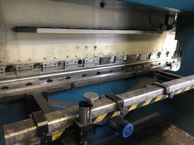 Scalen FX3190 Hydrualic Brake Press - picture2' - Click to enlarge
