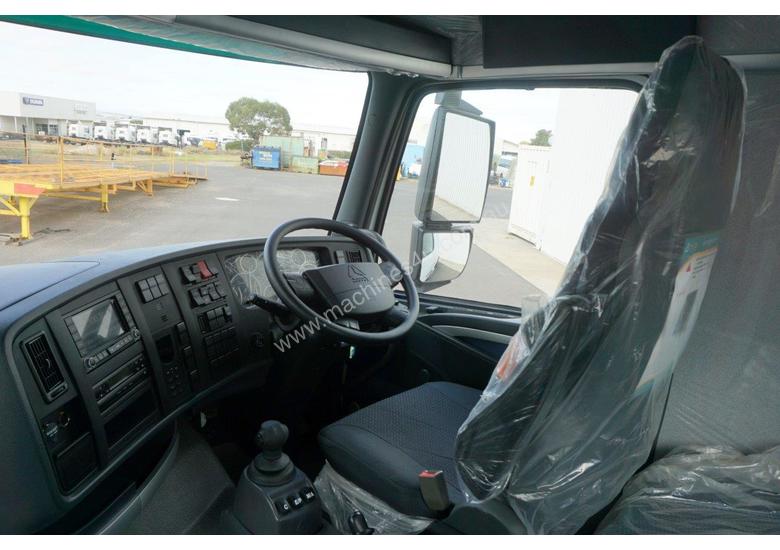 caption New 2019 Diamond Reo T7 6x4 Automatic Hardox Tipper