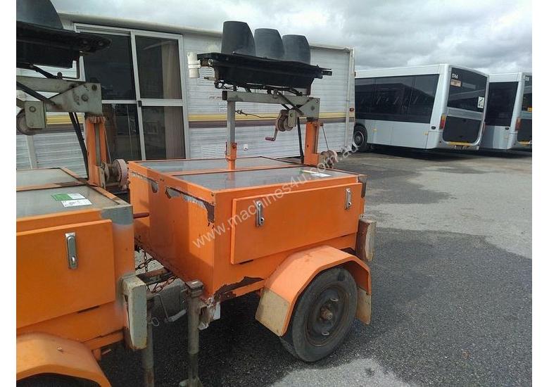 caption The Trailer Factory Stop/go Traffic Lights