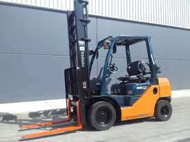 Economy Class 2010 32-8FG25 Dual Fuel Forklift located in Sydney - picture0' - Click to enlarge