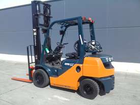 Economy Class 2010 32-8FG25 Dual Fuel Forklift located in Sydney - picture0' - Click to enlarge