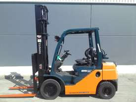 Economy Class 2010 32-8FG25 Dual Fuel Forklift located in Sydney - picture1' - Click to enlarge