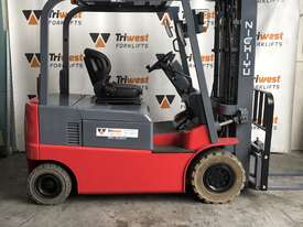 2.5T 4 Wheel Electric Forklift - Refurbished - picture0' - Click to enlarge