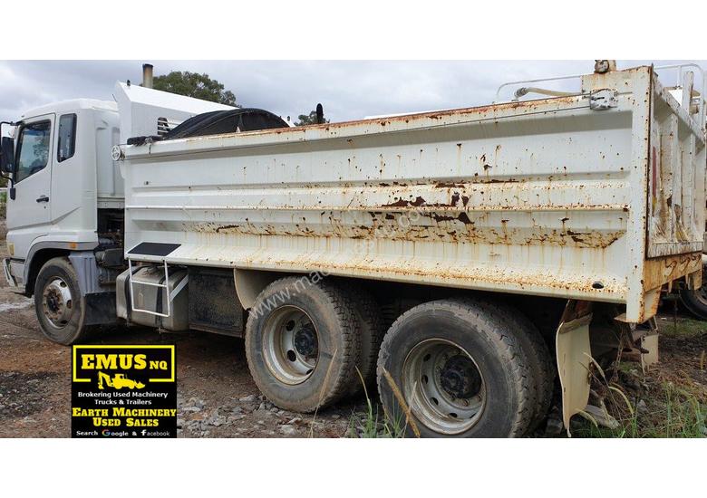 caption 2000 Mitsi FV517KW Tandem Axle Tipper. TS456
