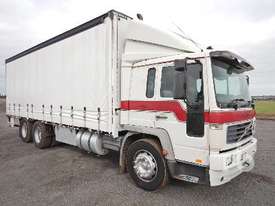 VOLVO FL6 Tautliner Truck - picture0' - Click to enlarge