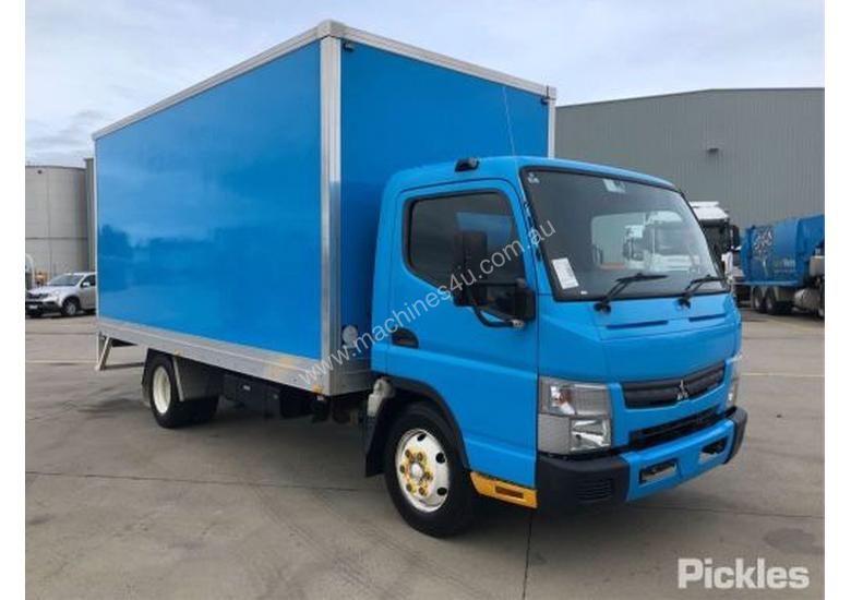 caption 2013 Mitsubishi Fuso 515
