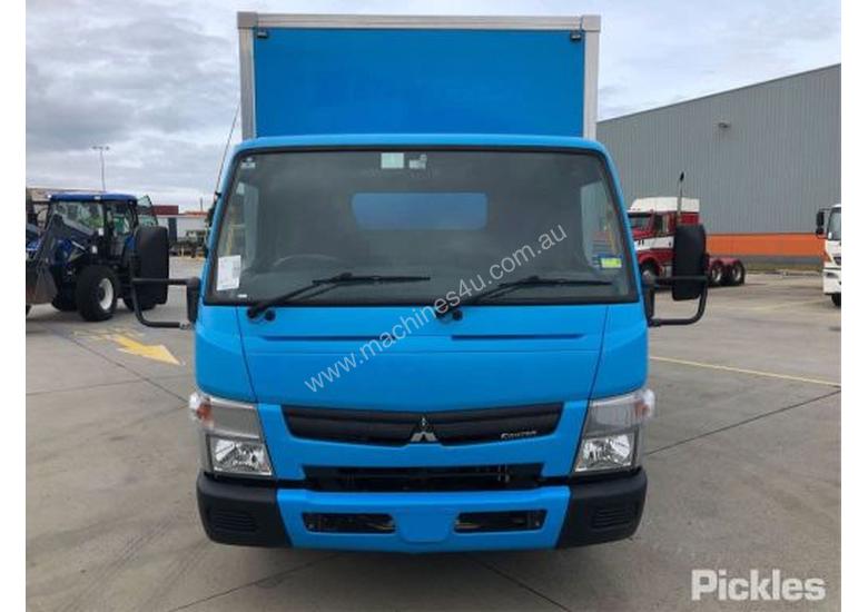 caption 2013 Mitsubishi Fuso 515