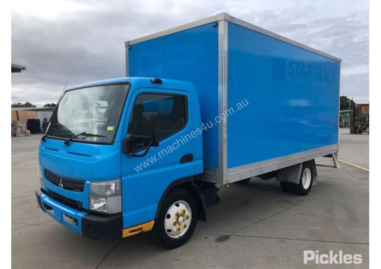 caption 2013 Mitsubishi Fuso 515