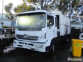 2008 Hino FM1J - picture1' - Click to enlarge