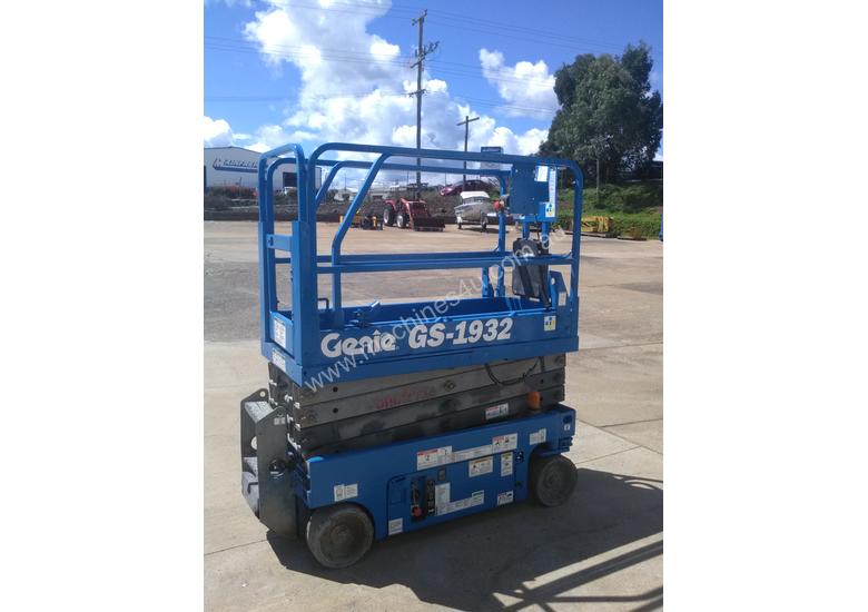 caption Genie GS1932 Scissor Lift