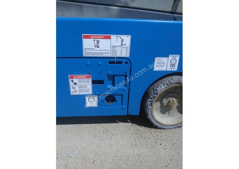 caption Genie GS1932 Scissor Lift