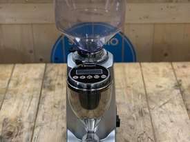 QUAMAR M80 ELECTRONIC SILVER ESPRESSO COFFEE GRINDER - picture0' - Click to enlarge