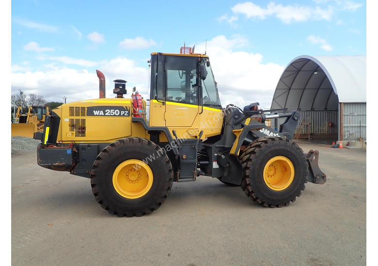 Used komatsu Komatsu WA250-6 Loader Tool Carrier Loader Wheel Loader in ...