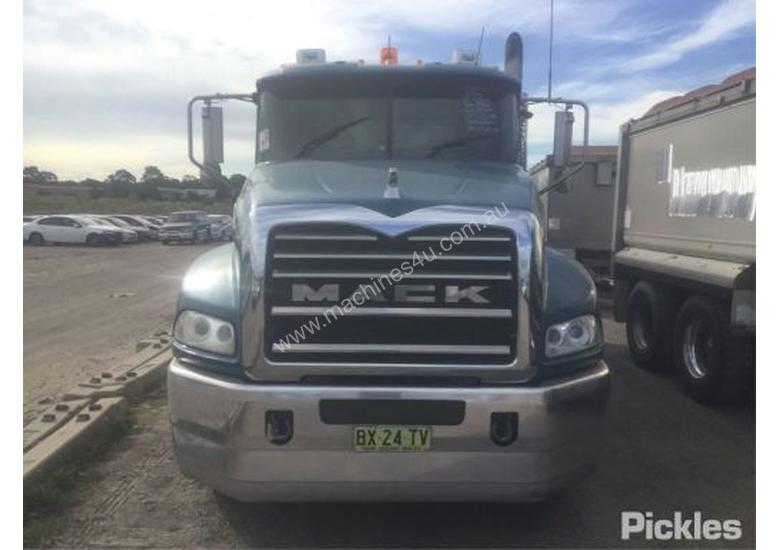 caption 2013 Mack Granite